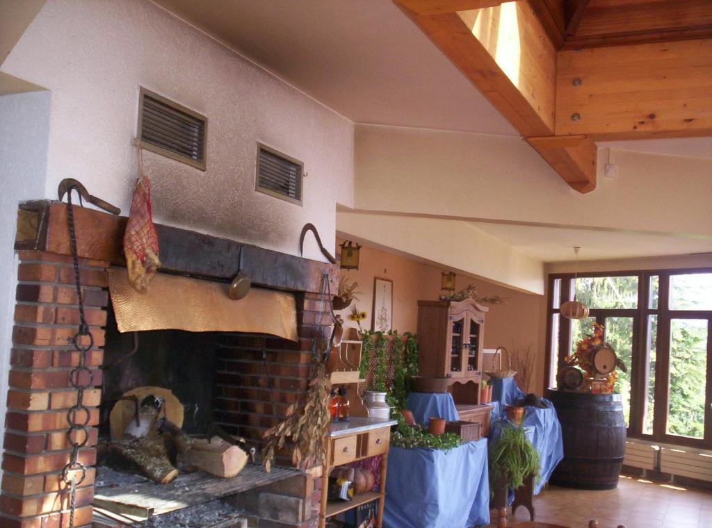 Auberge De Mandrin Dullin Exterior photo